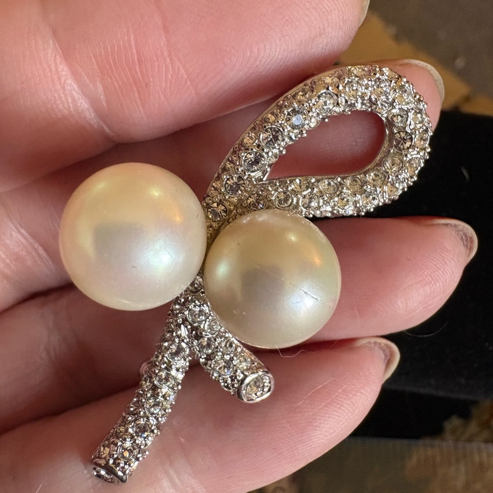 P41 Elegant Vintage Silver Pearl Brooch - Picture 4 of 4